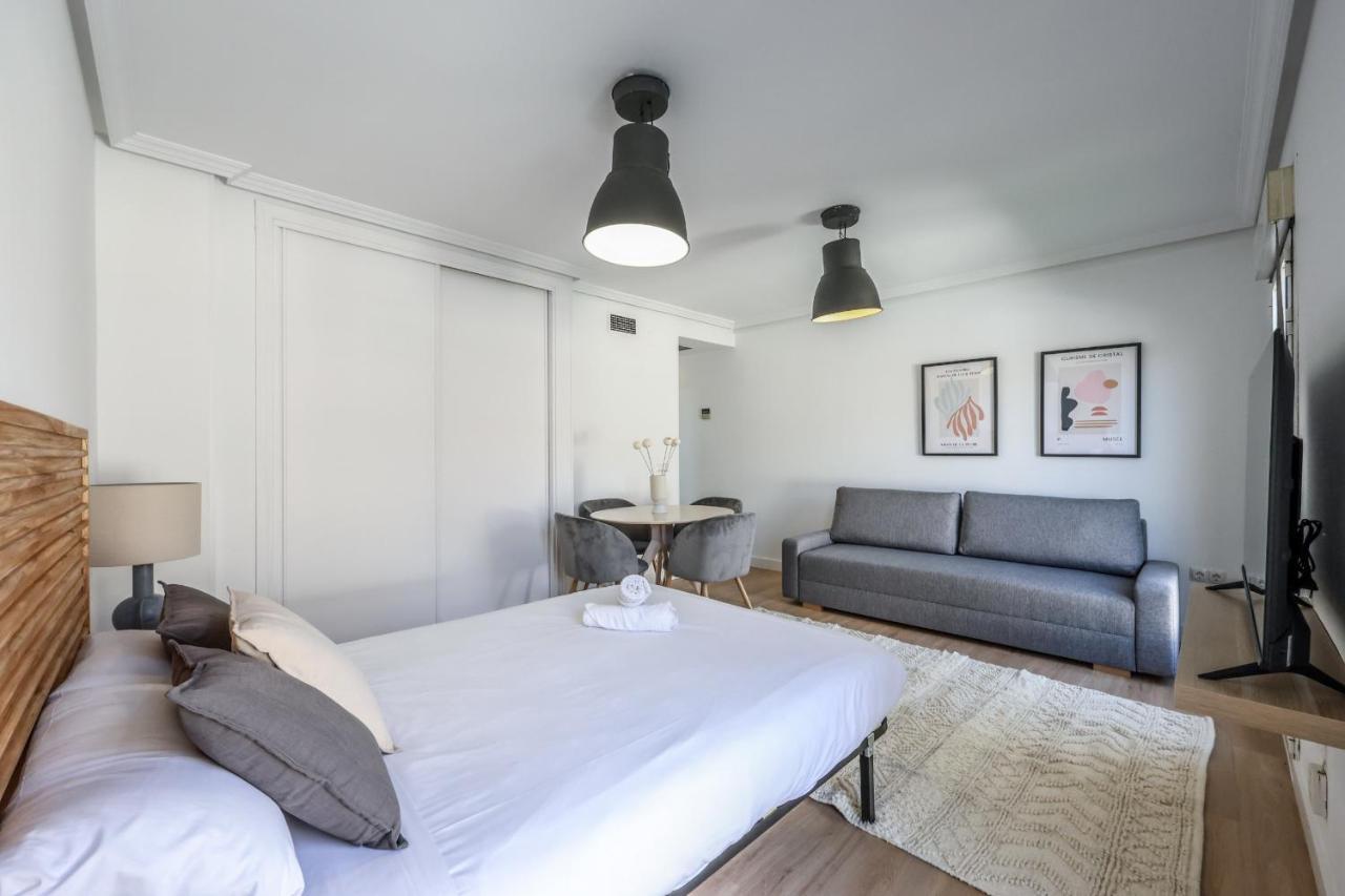 Atico Reformado Con Terraza En Lavapies Appartement Madrid Buitenkant foto